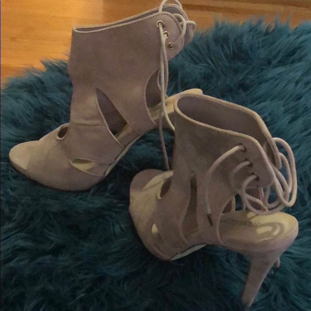 Shoes - Picture 2 of 2